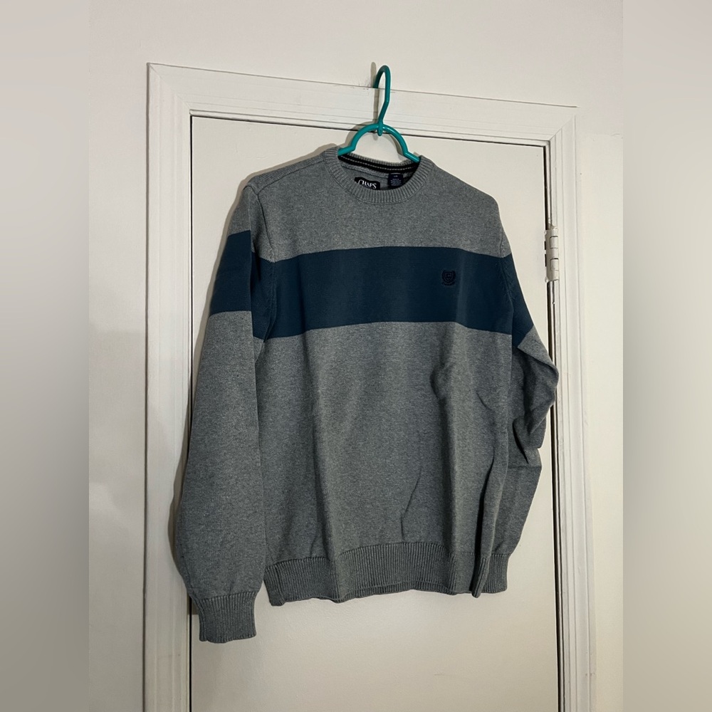 Grey and navy Champs Long Sleeve Sweater
Size Large
In great condition